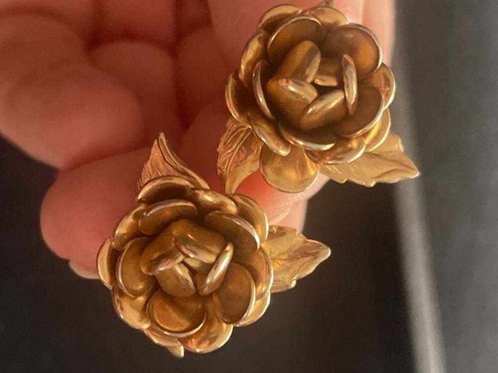 Vintage Sarah Coventry American Beauty 1961 Gold Tone Rose Blossom Clip-On Earri
